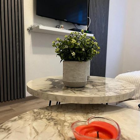 Lovely Apartment In Old Town 400M From City Center Sebilj Saraievo Exterior foto