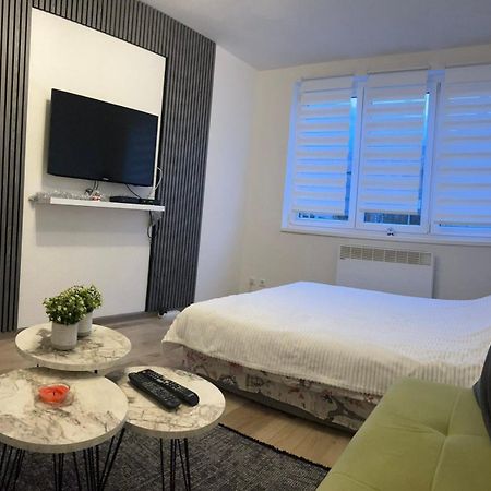 Lovely Apartment In Old Town 400M From City Center Sebilj Saraievo Exterior foto